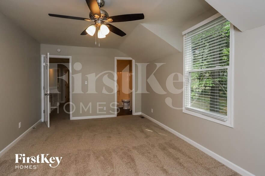 Building Photo - 1083 Forest Heights Rd