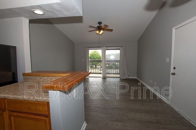 Building Photo - 143 Davenport Ct