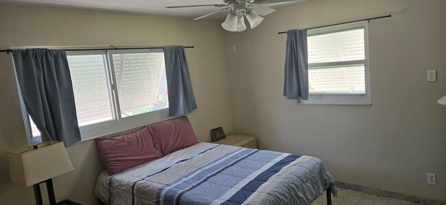 Building Photo - 1735 Bahama Dr