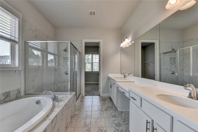 Building Photo - 3695 Andover St