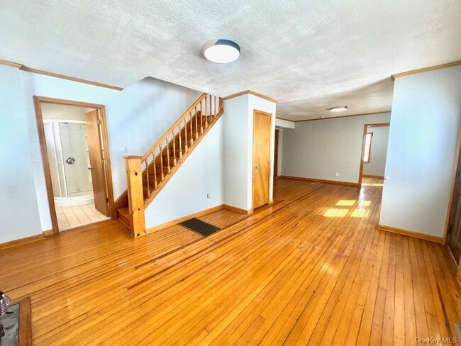 Building Photo - 16 Lake Ave