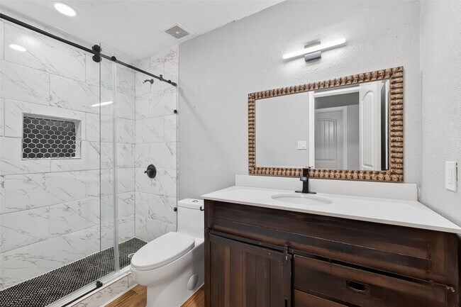 Building Photo - 19818 Packwood Dr