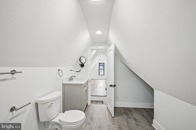 Building Photo - 3547 Finlaw Ave