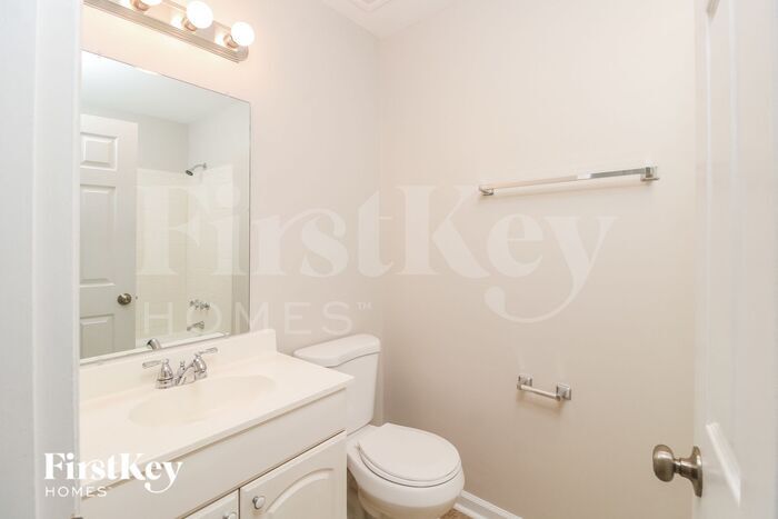 Building Photo - 1102 Pitt Pl