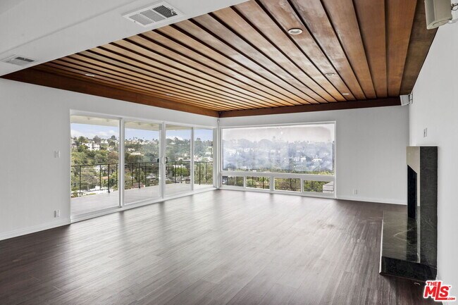 Building Photo - 350 Chautauqua Blvd