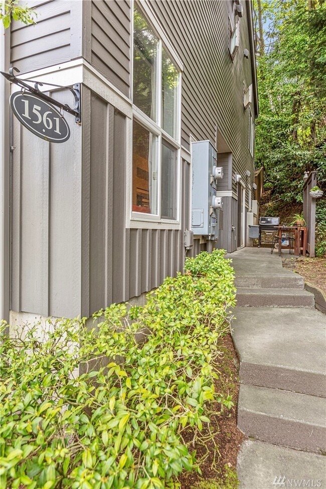 Building Photo - 1561 Cherrylane Ave S