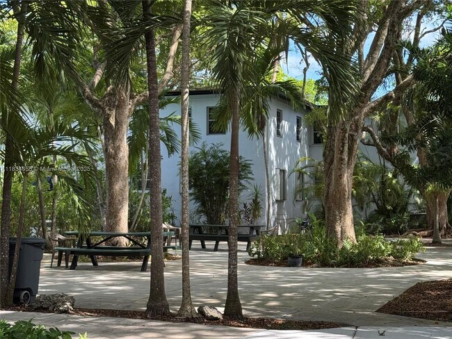 Building Photo - 7865 SW 57th Ave