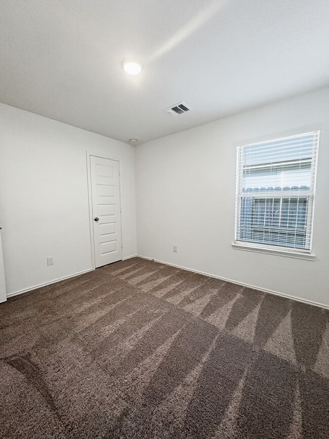 Building Photo - 4538 Pinehurst Trce Dr