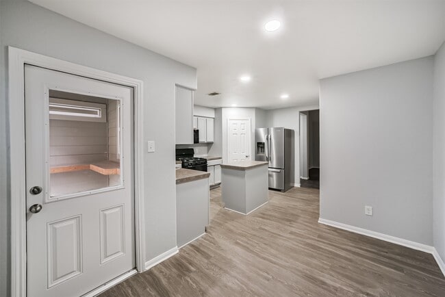 Building Photo - 14906 Twilight Knl Trl