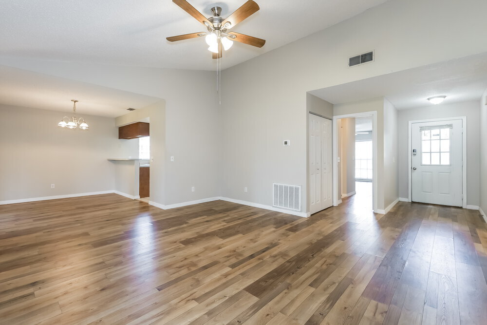 Building Photo - 1687 Palm Leaf Dr