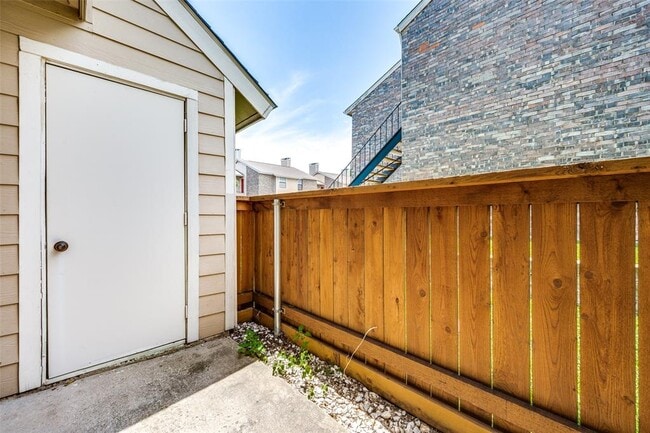Building Photo - 4748 Old Bent Tree Ln