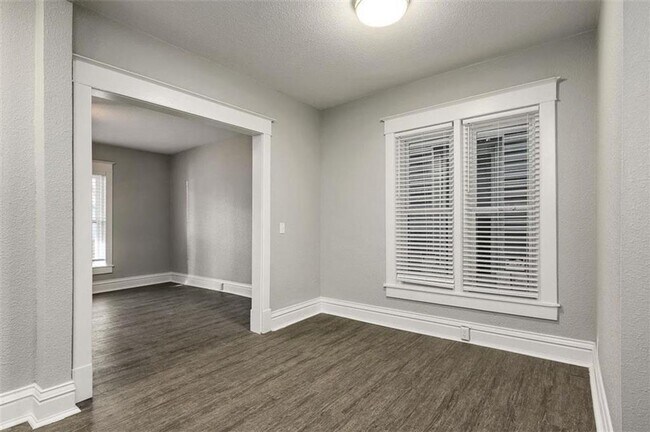 Building Photo - 2845 Belleview Ave
