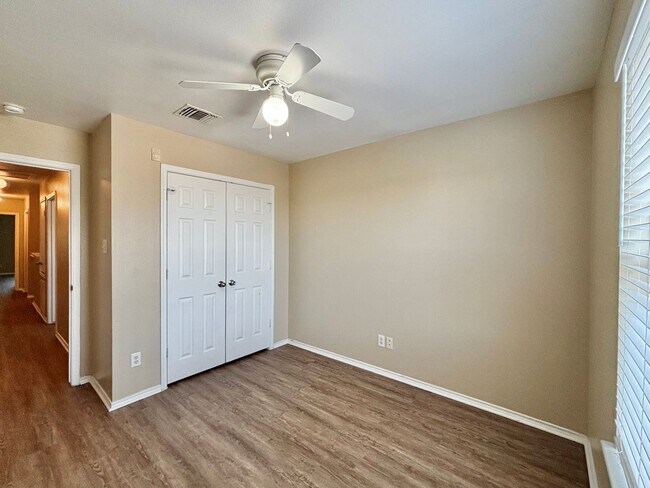 Building Photo - 10603 Mathom Landing