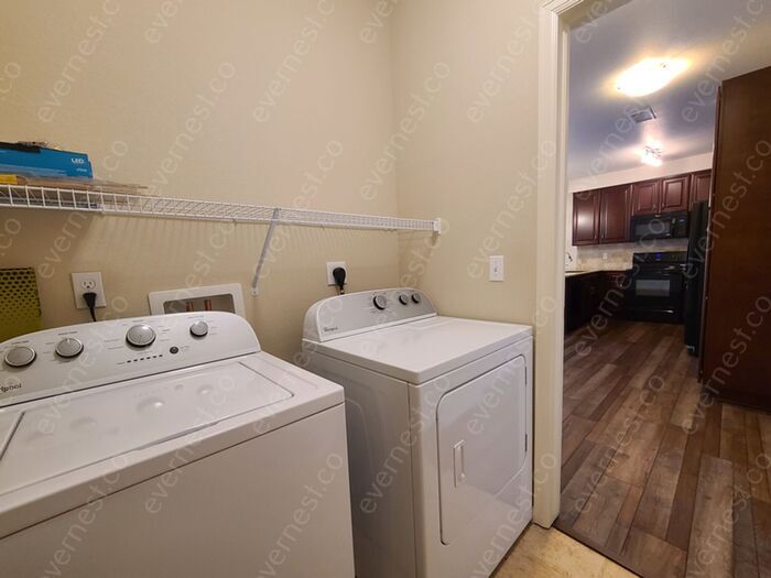 Building Photo - 1144 Rockhurst Dr