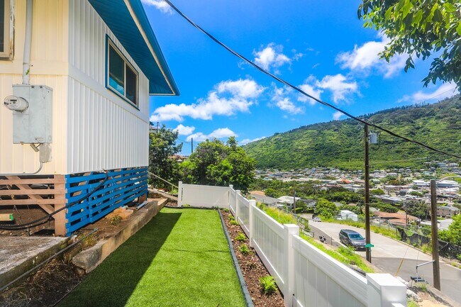 Building Photo - BK-1520