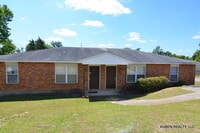 Building Photo - 2 Bedroom Duplex - Section 8 Accepted