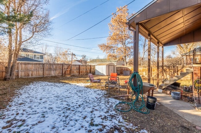 Building Photo - Charming Upper Unit Duplex in the Heart of Englewood!