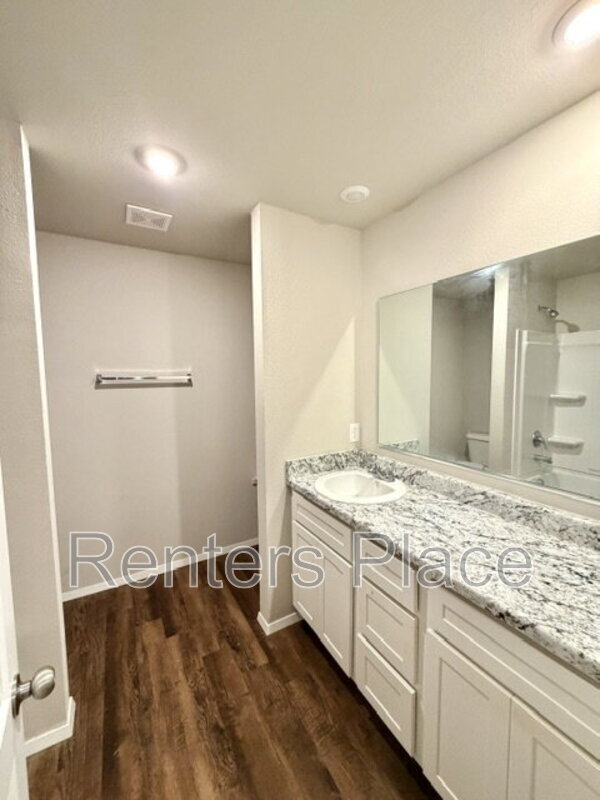 Building Photo - 2107 S Amarillo Dr