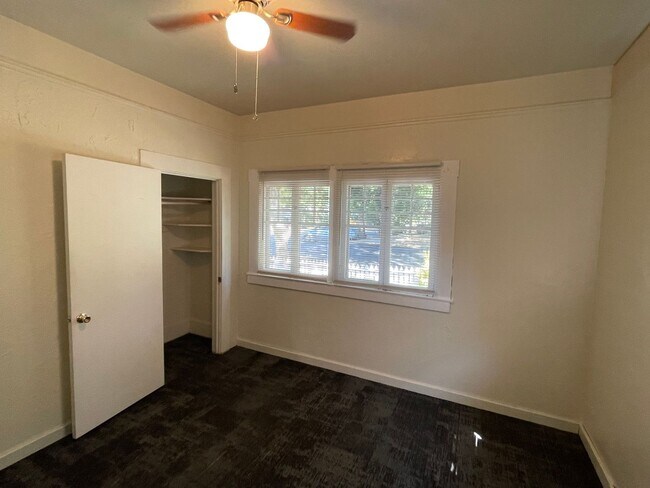 Building Photo - 8th &amp; Orient