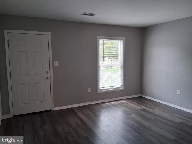 Building Photo - 929 Topview Dr