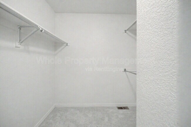 Building Photo - 11081 Independence Cir W