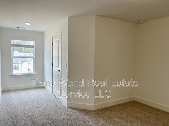 Building Photo - 123 Auburn Run Ln