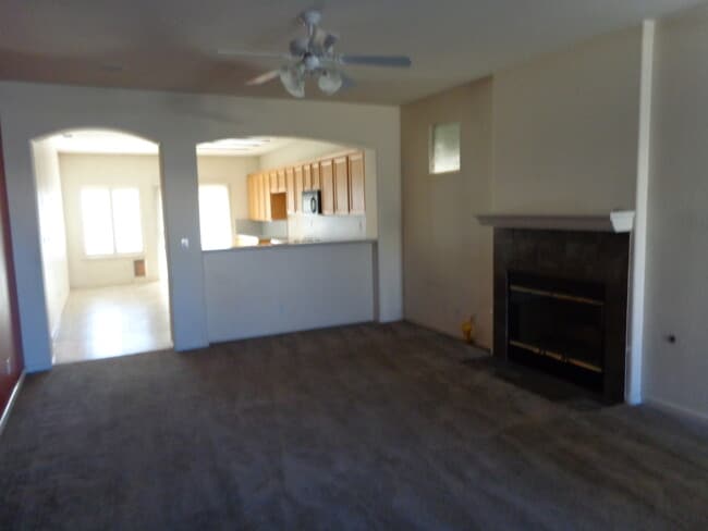 Building Photo - Beautiful 4 Bedroom, 2 Bath Home