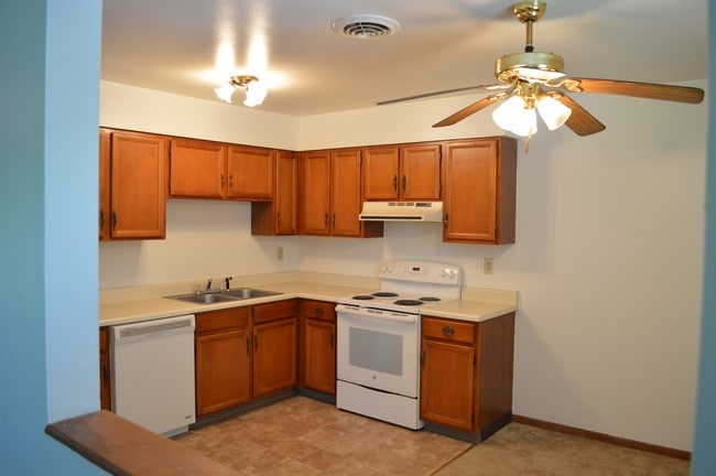 Building Photo - Pine Park Terrace
