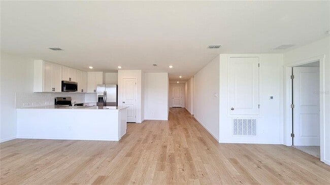Building Photo - 615 ARTEMIS St