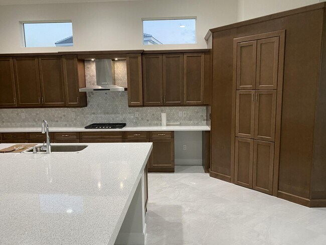 Building Photo - 4685 Estates Cir