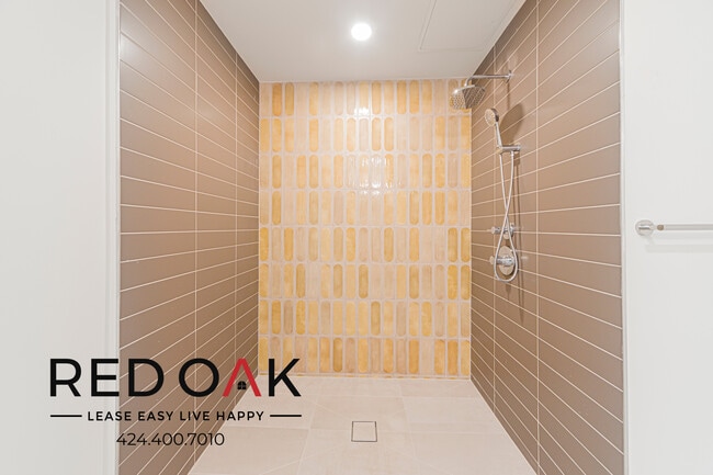 Building Photo - 5320 Cartwright Ave