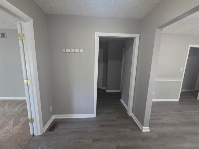 Building Photo - 3334 Nevius Dr