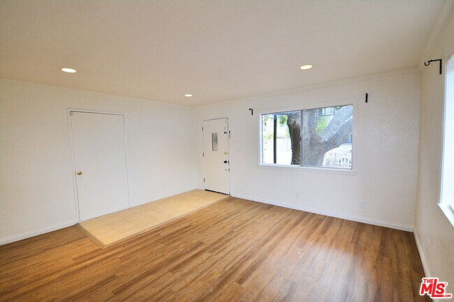 Building Photo - 3630 2nd Ave