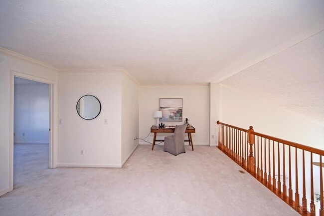 Building Photo - 7135 Thorndale Ln