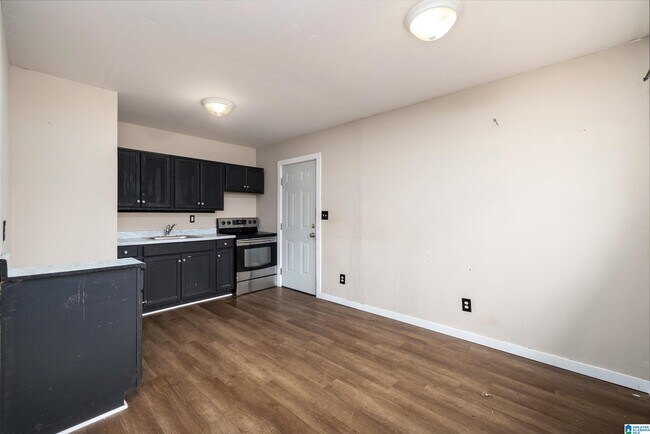 Building Photo - 2225 Beulah Ave SW