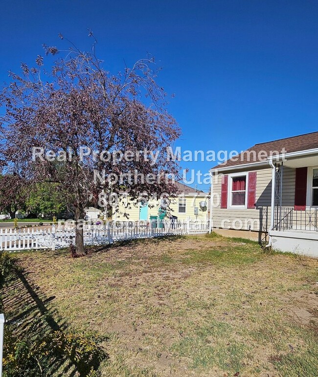 Building Photo - Darling 3 Bedroom Home in Clearfield Now A...