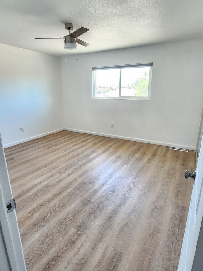 Building Photo - 6439 Camarilla Ave