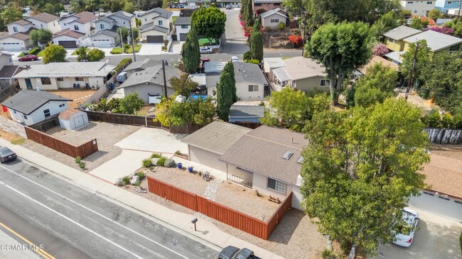 Building Photo - 865 E Hillcrest Dr