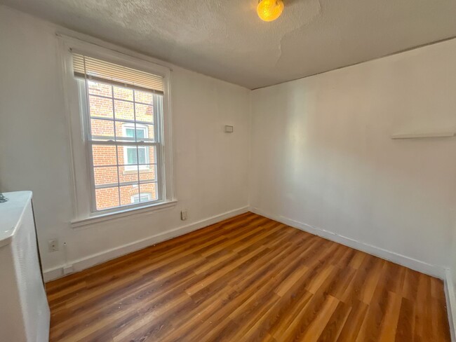 Building Photo - 507 Orange St