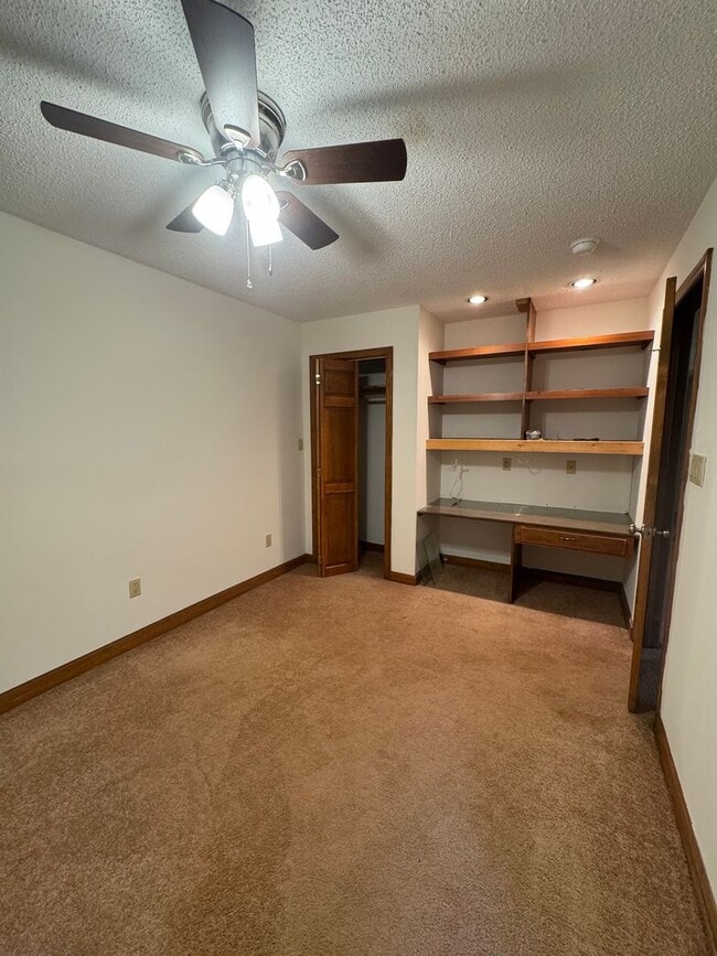 Building Photo - 257 Ponderosa Cir