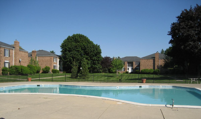 Building Photo - 426 N Fox Hills Dr