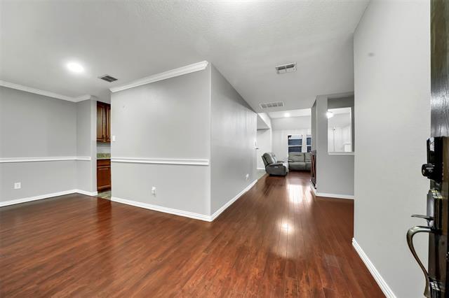 Building Photo - 324 S Mesa Verde Way