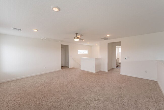 Building Photo - Modern 4 bedroom, 3 bathroom home in Canta...