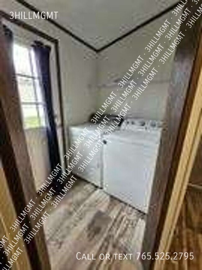 Building Photo - 13088 Crestview Ave