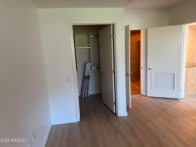 Building Photo - 7161 E Rancho Vista Dr