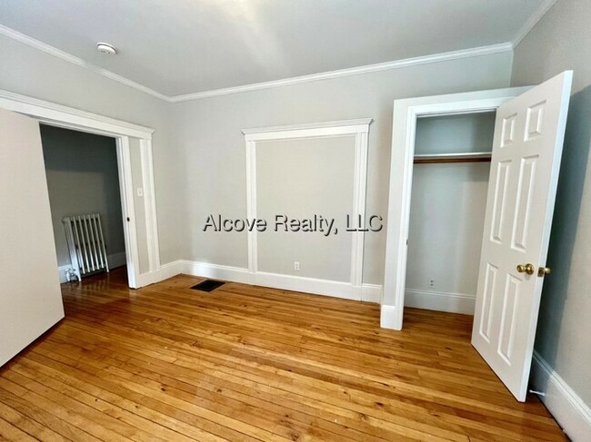 Building Photo - 15 Farragut Ave