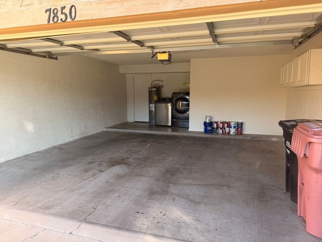 Building Photo - 7850 E Granada Rd