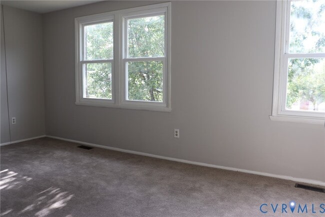 Building Photo - 8102 Clovertree Ct