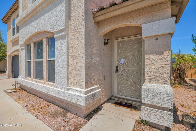 Building Photo - 10616 E Balmoral Ave