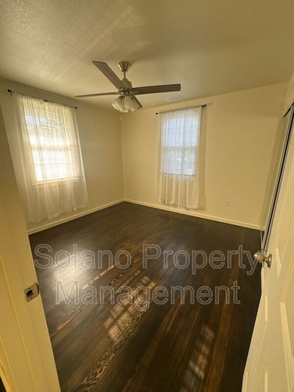 Building Photo - 132 Calhoun St